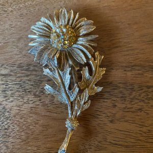 Alice Caviness Design - Sunflower Brooch - Gold